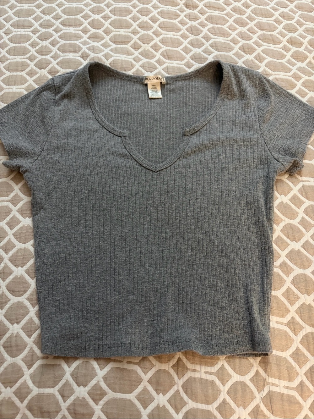 Bozzolo Gray Ribbed V-Neck Short Sleeve Top